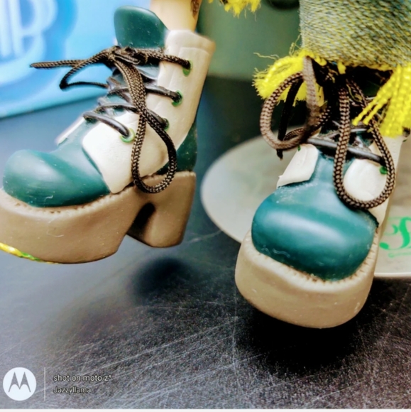 RARE PULLIP DOLL SQUALL BRUNETTE A6 - Picture 10 of 10